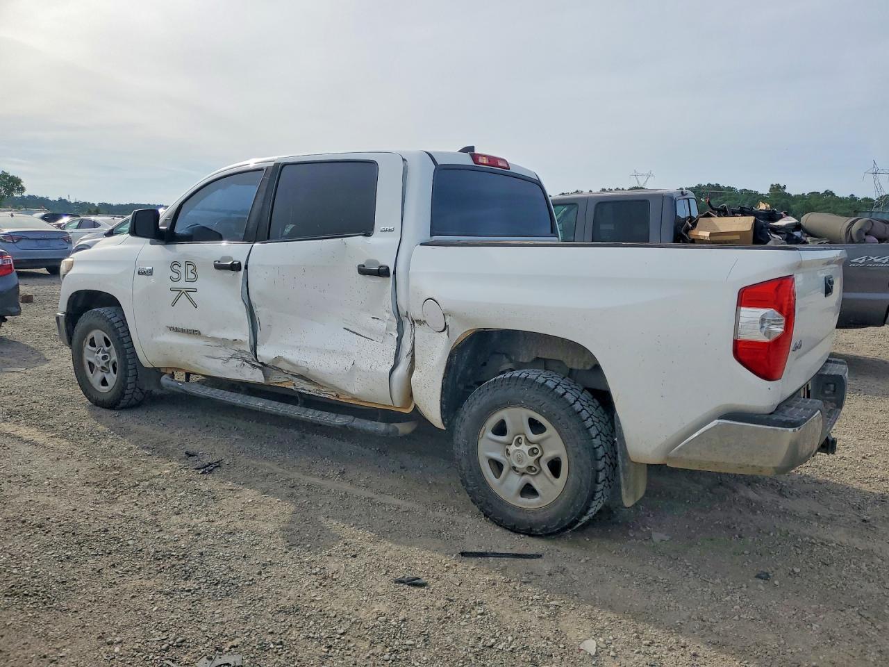 2020 TOYOTA Tundra VIN 5TFDY5F17LX915527 photo 2