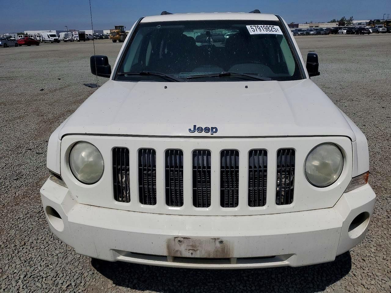 2010 Jeep Patriot VIN 1J4NT2GB3AD617655 photo 5