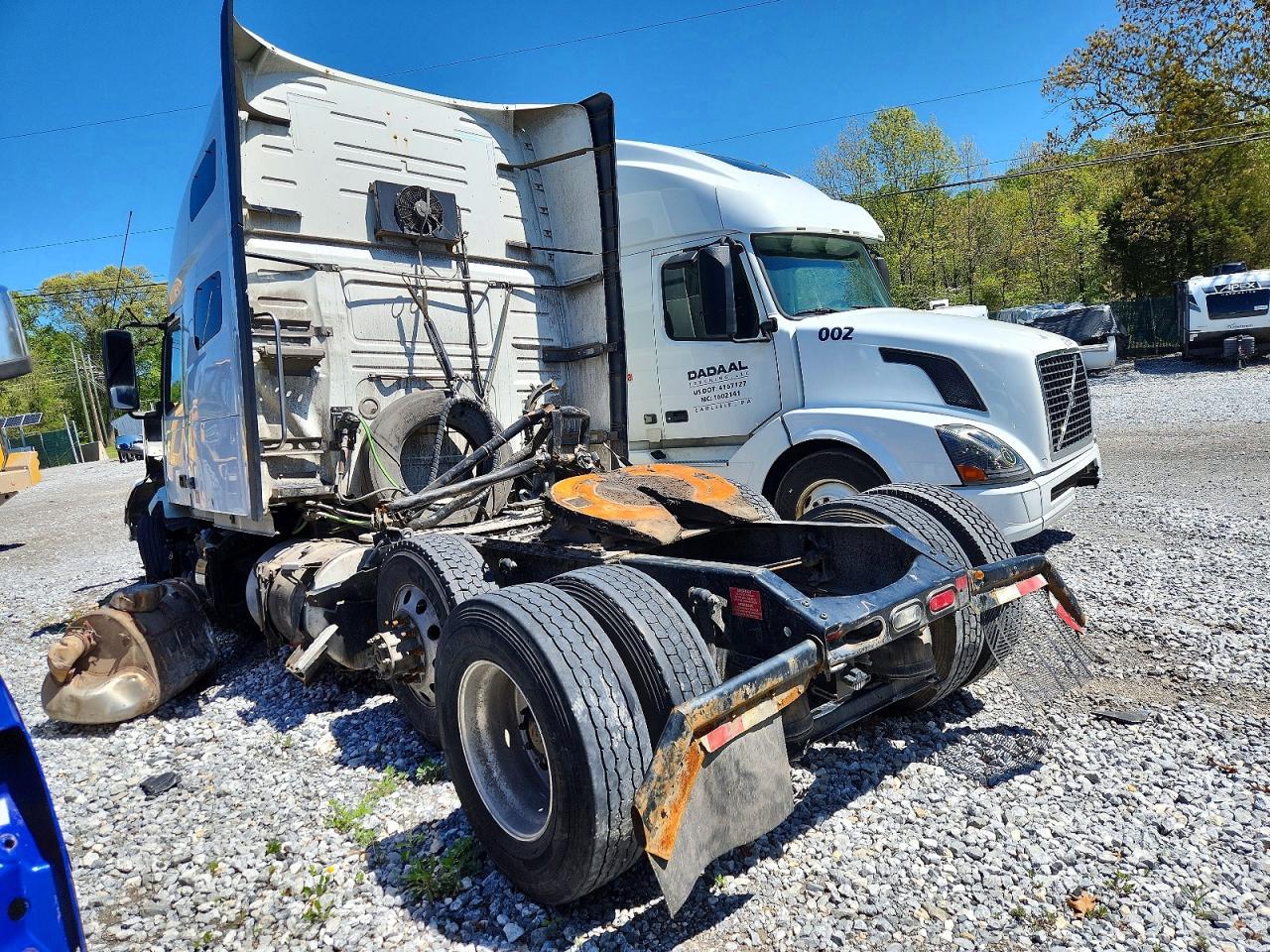 2020 Volvo Vn VIN 4V4NC9EH3LN263711 photo 3