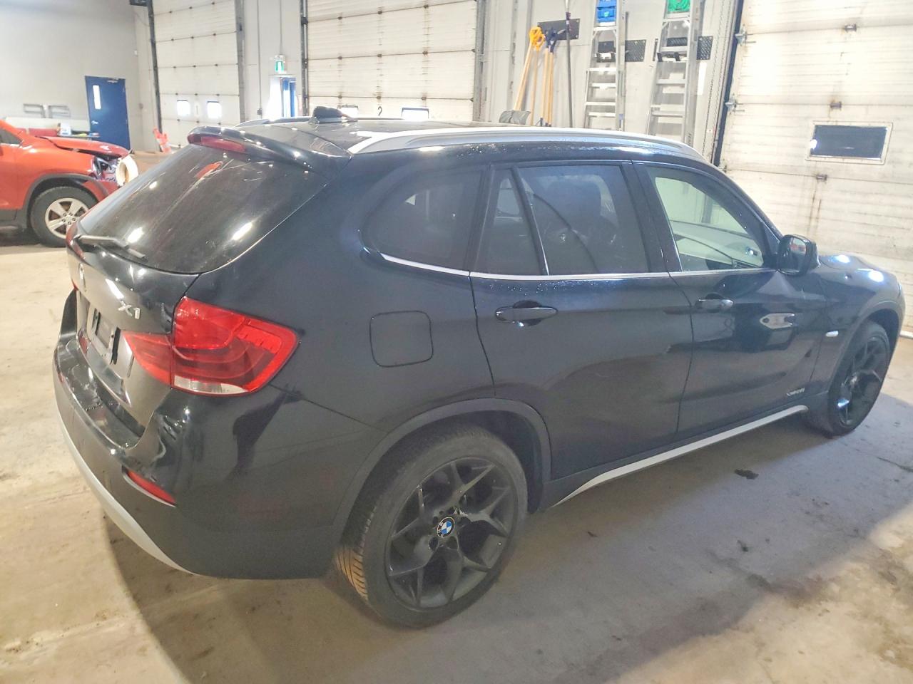 2012 BMW X1 VIN WBAVL1C59CVR76146 photo 3