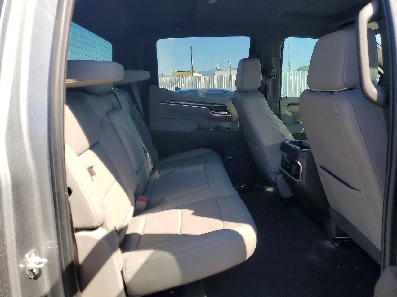 2025 Chevrolet All models VIN 2GCUKGED5S1213615 photo 10