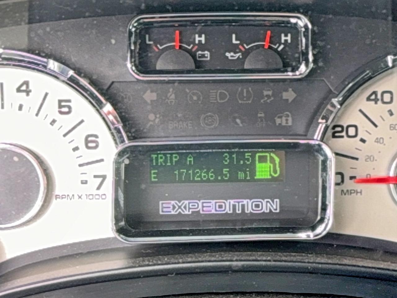 2014 Ford Expedition VIN 1FMJU2A55EEF03527 photo 8