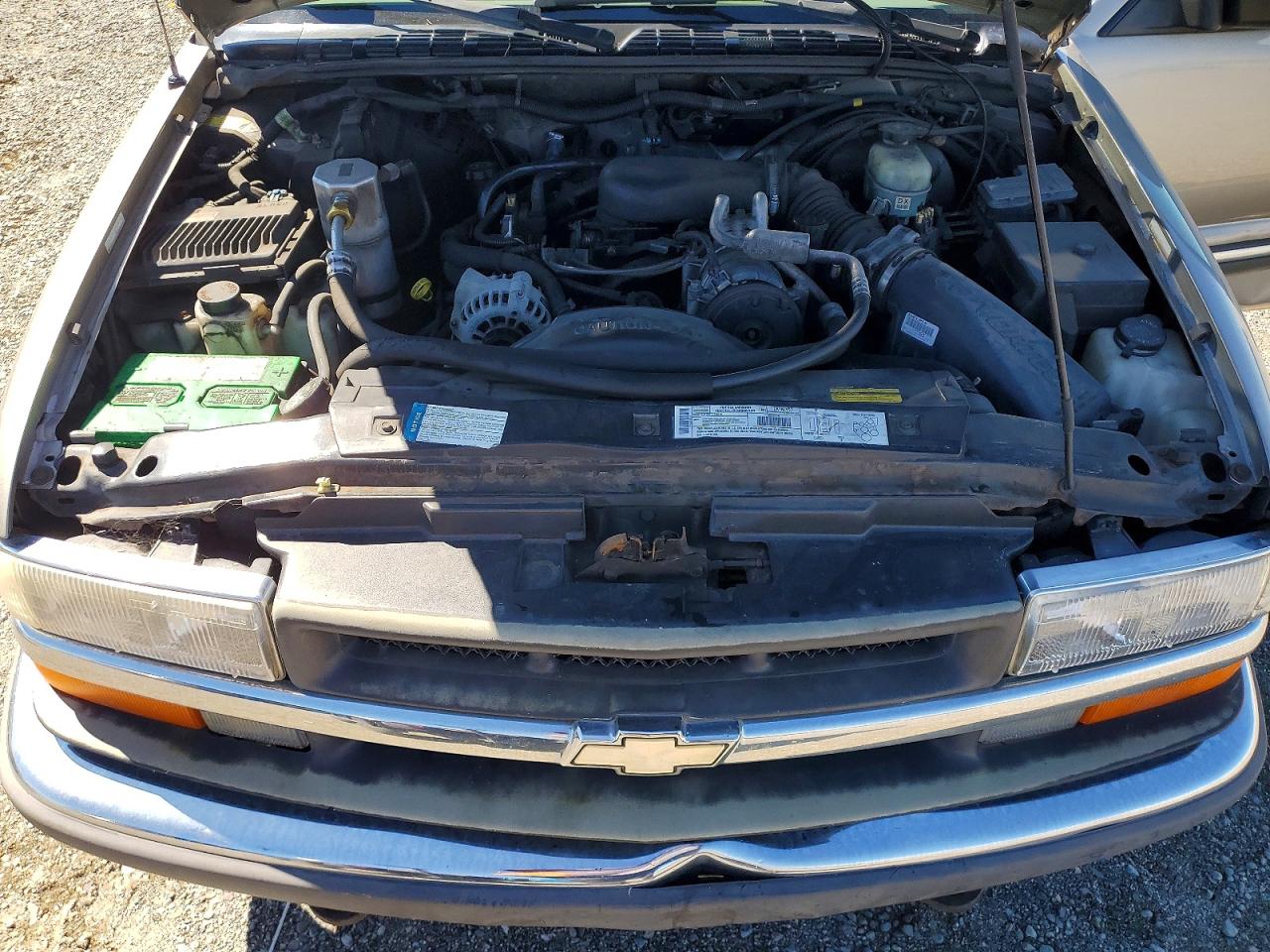 2000 CHEV Blazer VIN 1GNDT13W7YK207801 photo 11