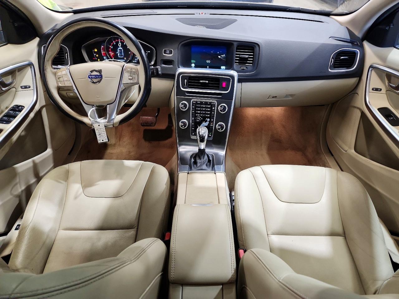 2015 Volvo V60 VIN YV1612SM9F1267136 photo 8