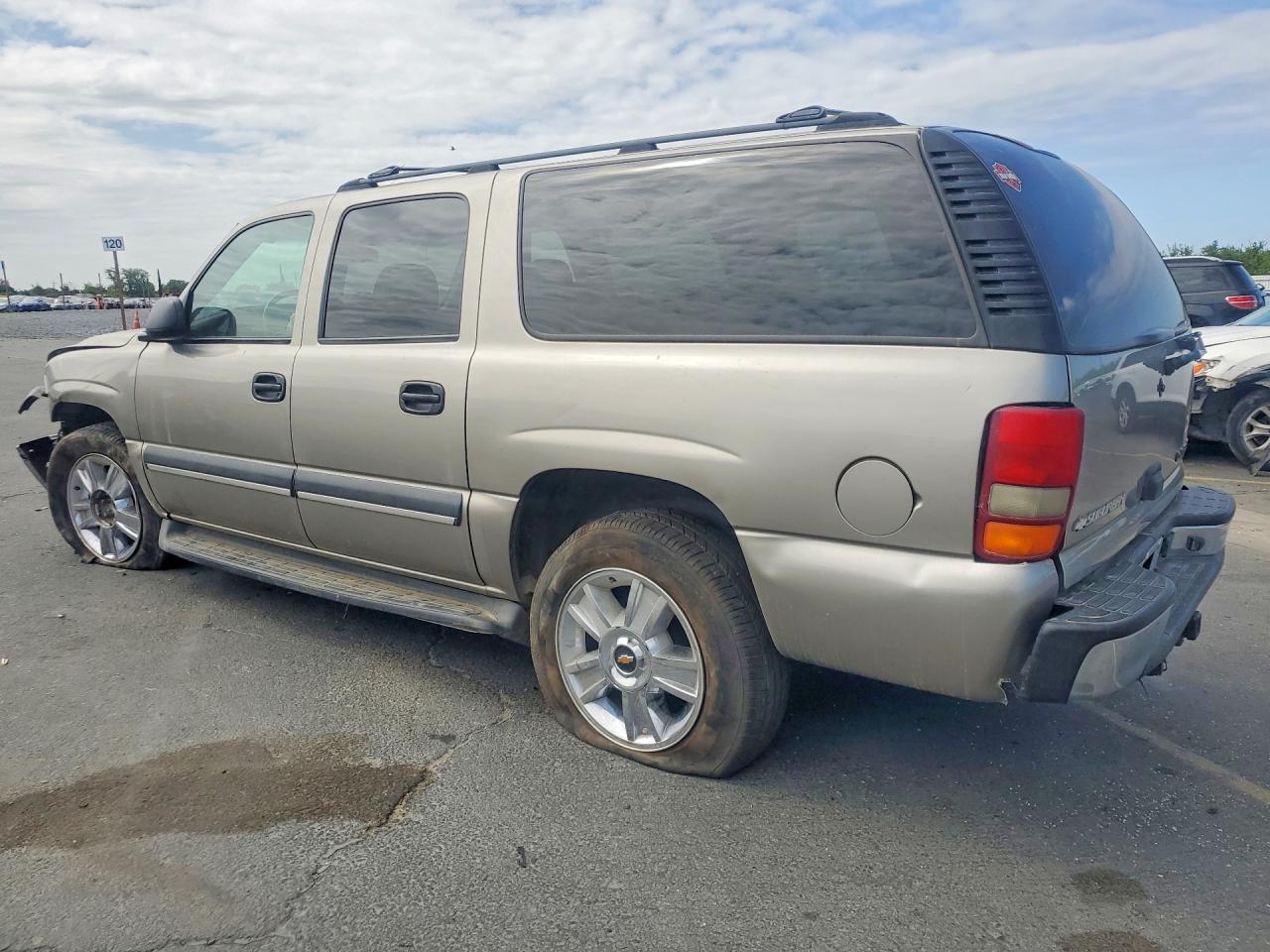 2003 CHEV Suburban VIN 3GNEC16T13G246356 photo 2