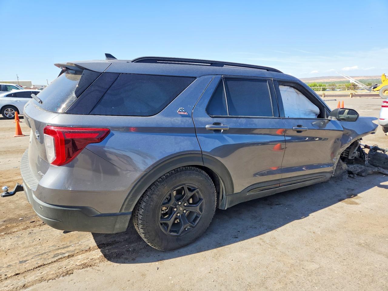 2022 Ford Explorer VIN 1FMSK8JH2NGA98612 photo 3