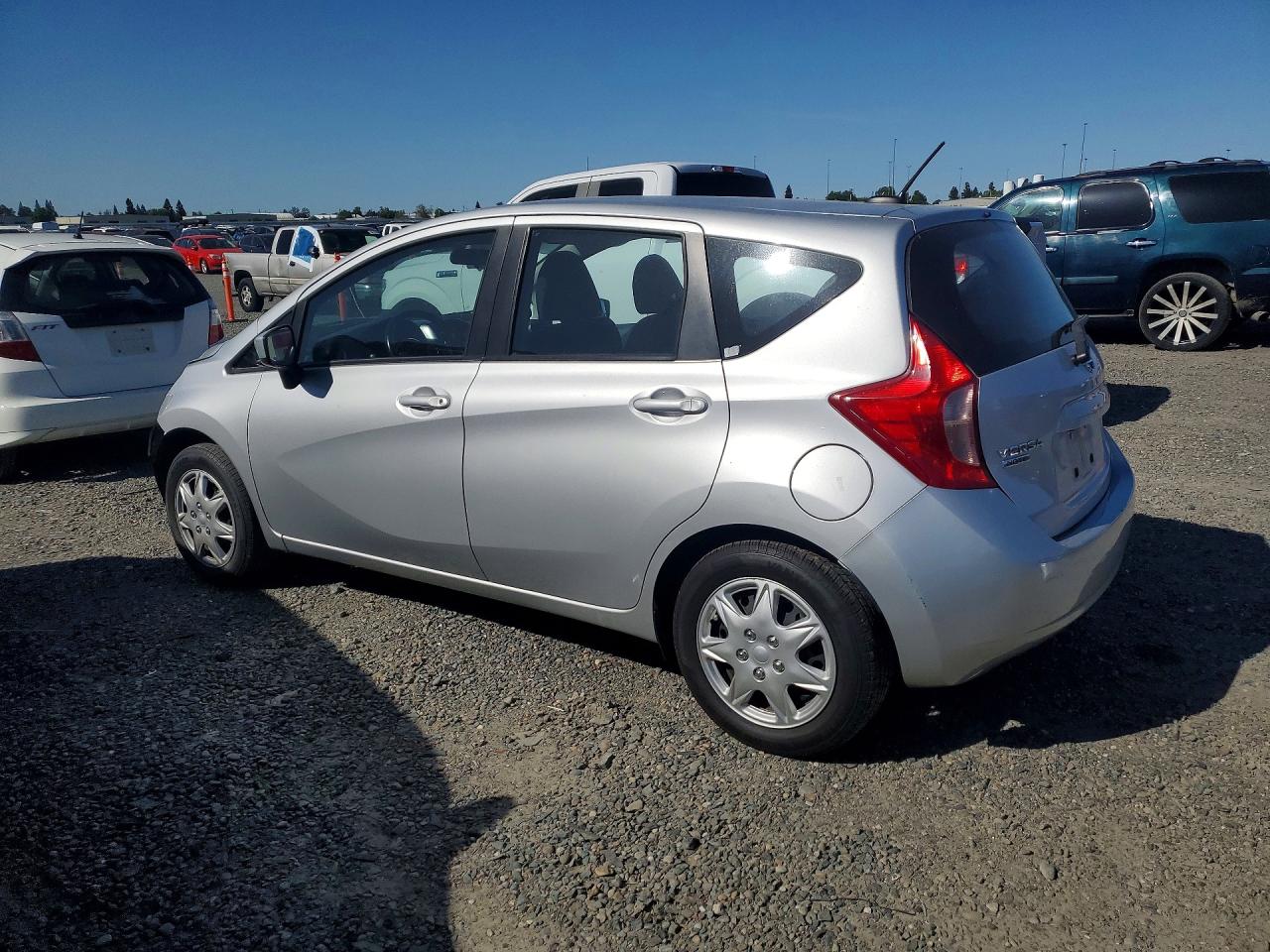 2016 Niss Versa VIN 3N1CE2CP8GL364430 photo 2