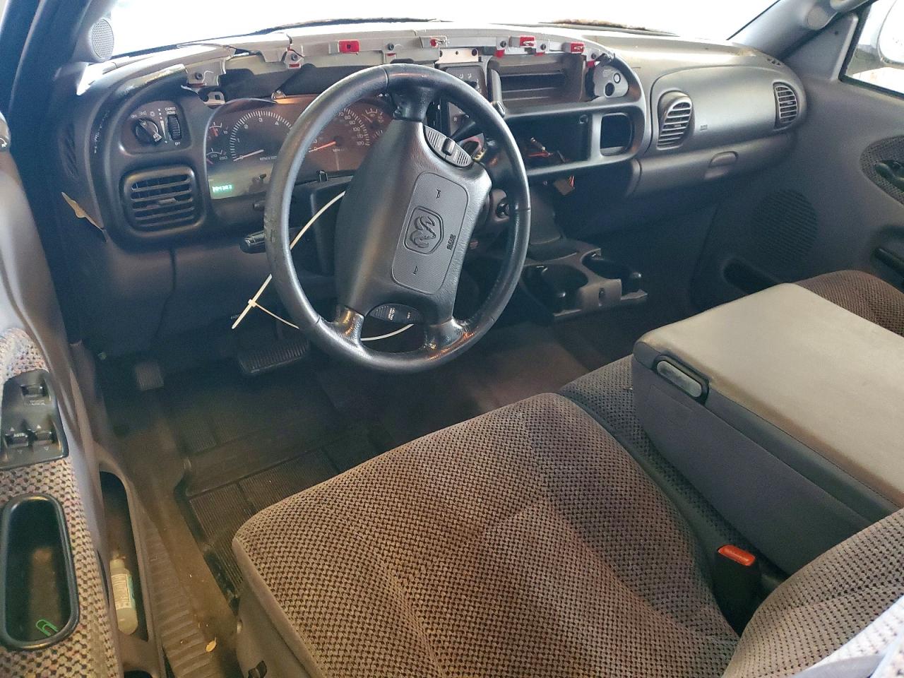 2000 Dodge Ram 1500 VIN 3B7HC13Z5YG136819 photo 8