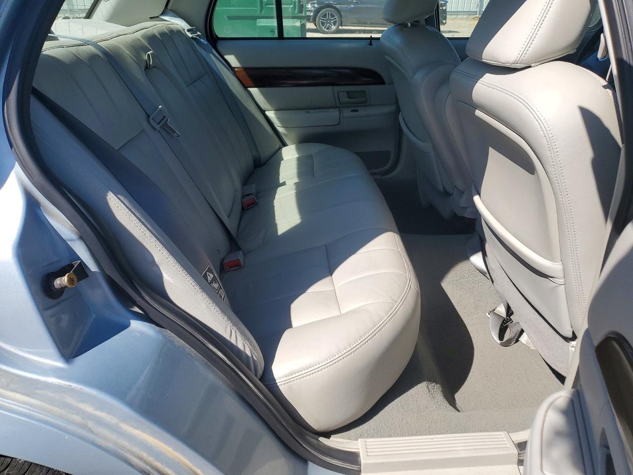 2004 Mercury Grmarquis VIN 2MEFM75W14X609415 photo 10