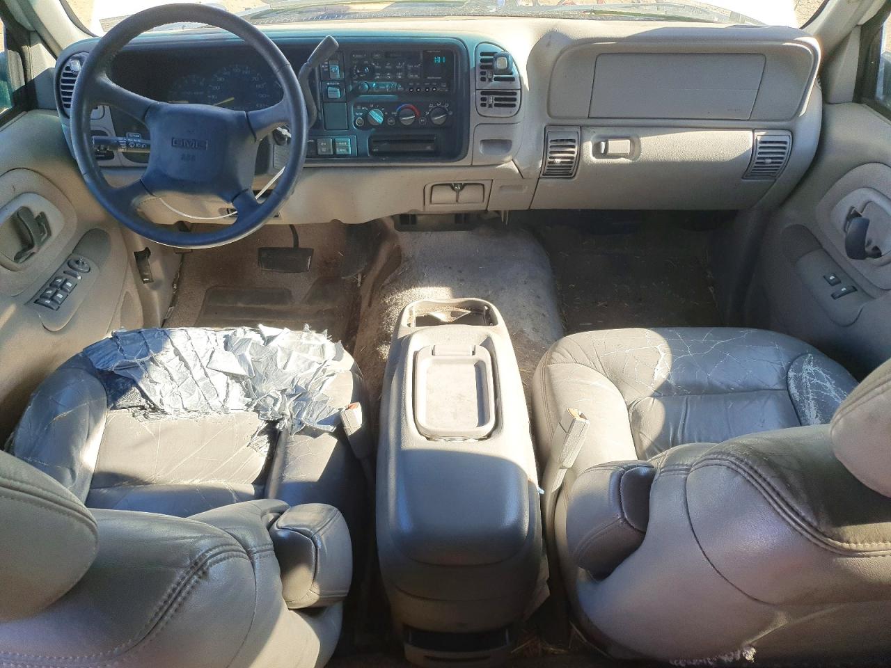 1998 GMC Yukon VIN 1GKEK13RXWJ721854 photo 8