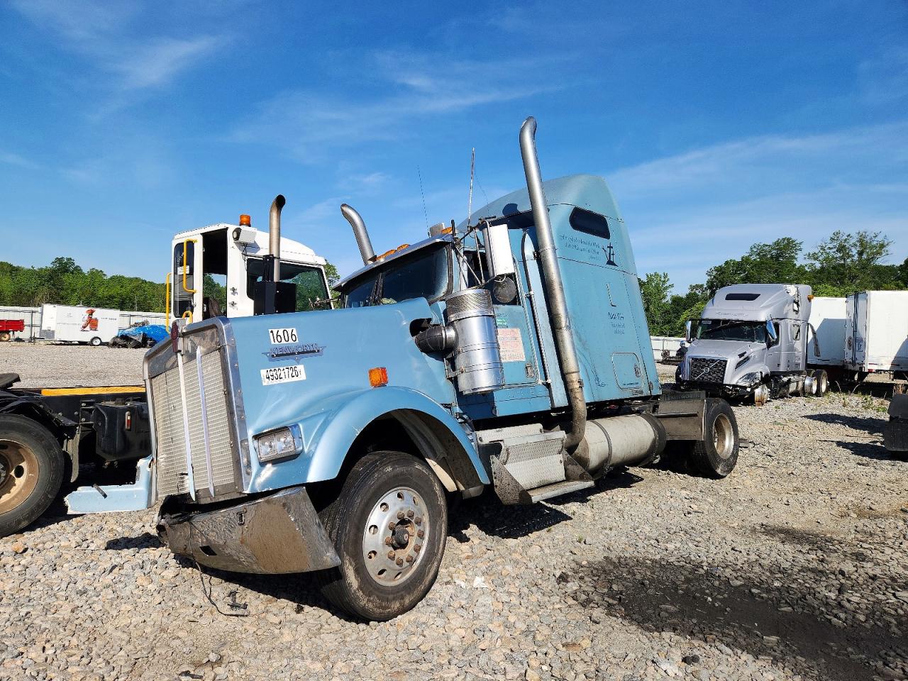 2004 KENWORTH W900 VIN 1XKWDB9X84J052796 photo 2