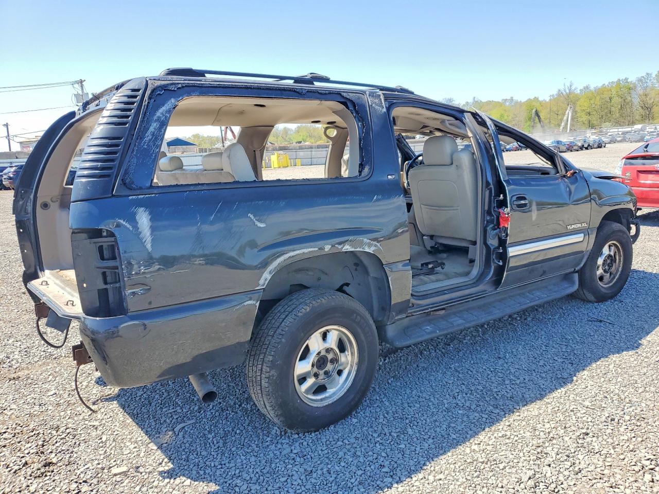 2004 GMC Yukon VIN 3GKFK16T04G185863 photo 3