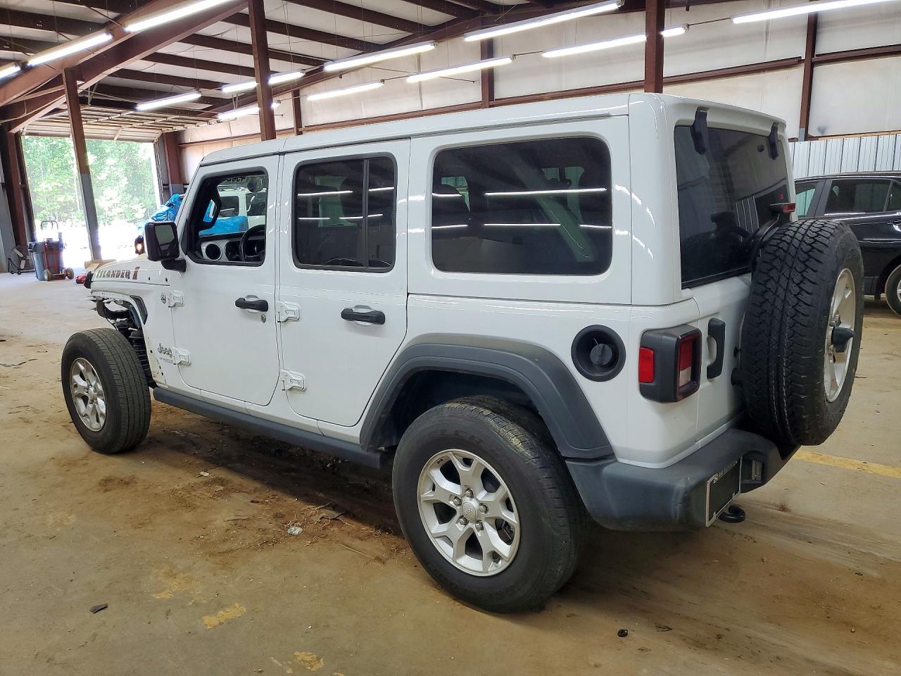 2021 Jeep Wrangler / VIN 1C4HJXDN8MW564478 photo 2