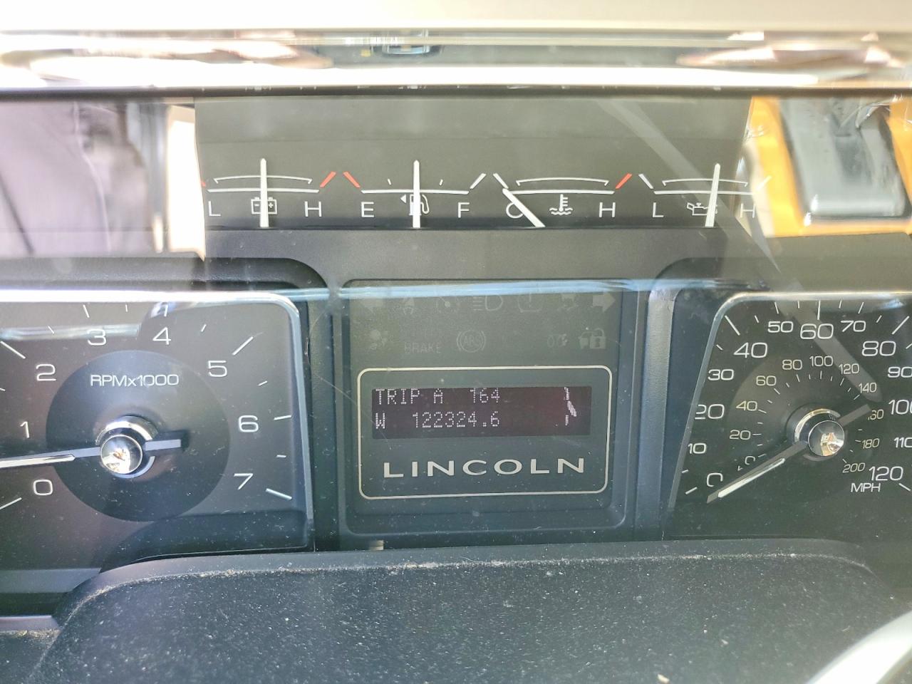 2010 Lincoln Navigator VIN 5LMJJ2H57AEJ10778 photo 9