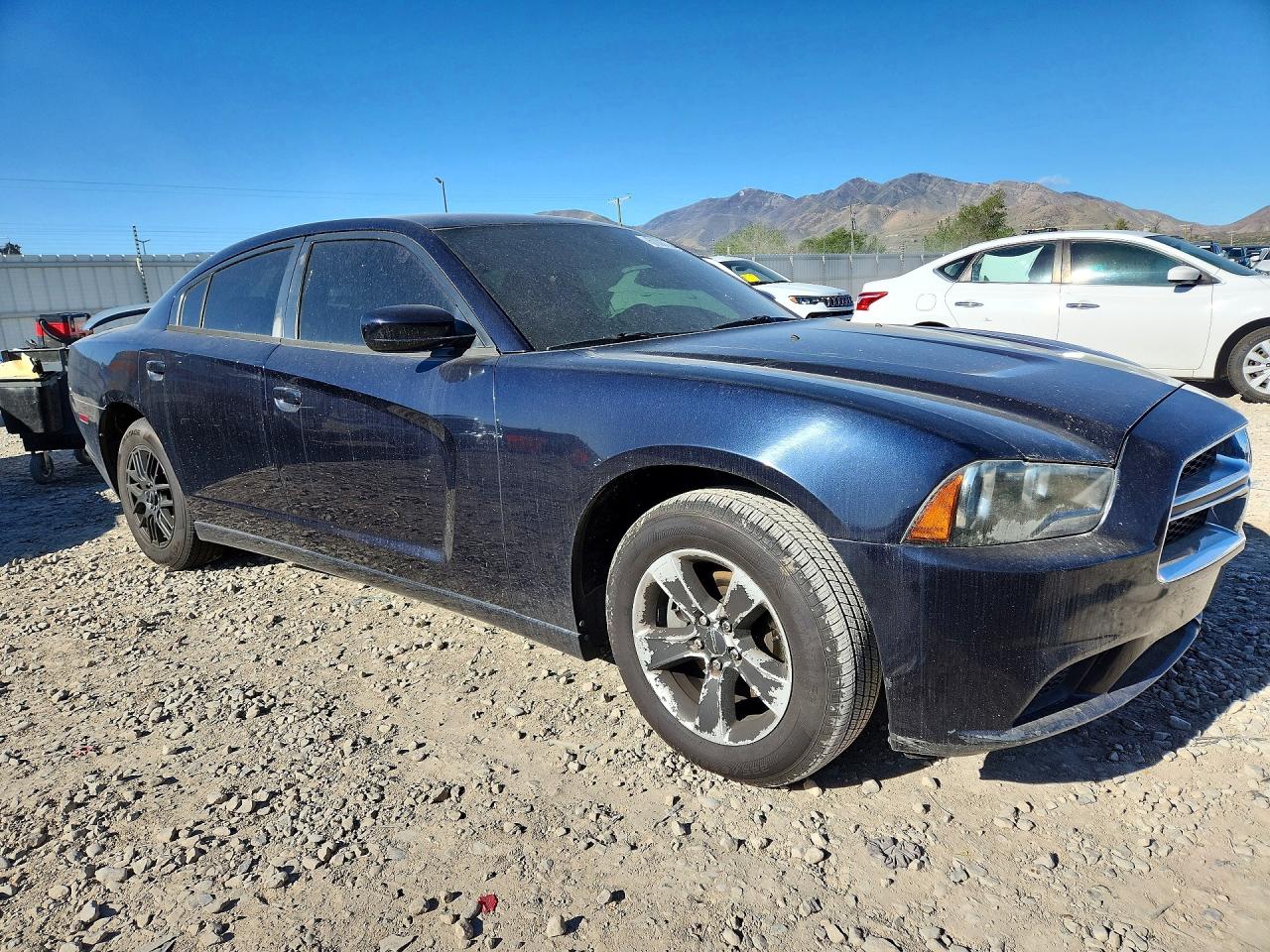 2011 Dodge Charger VIN 2B3CL3CGXBH556122 photo 4