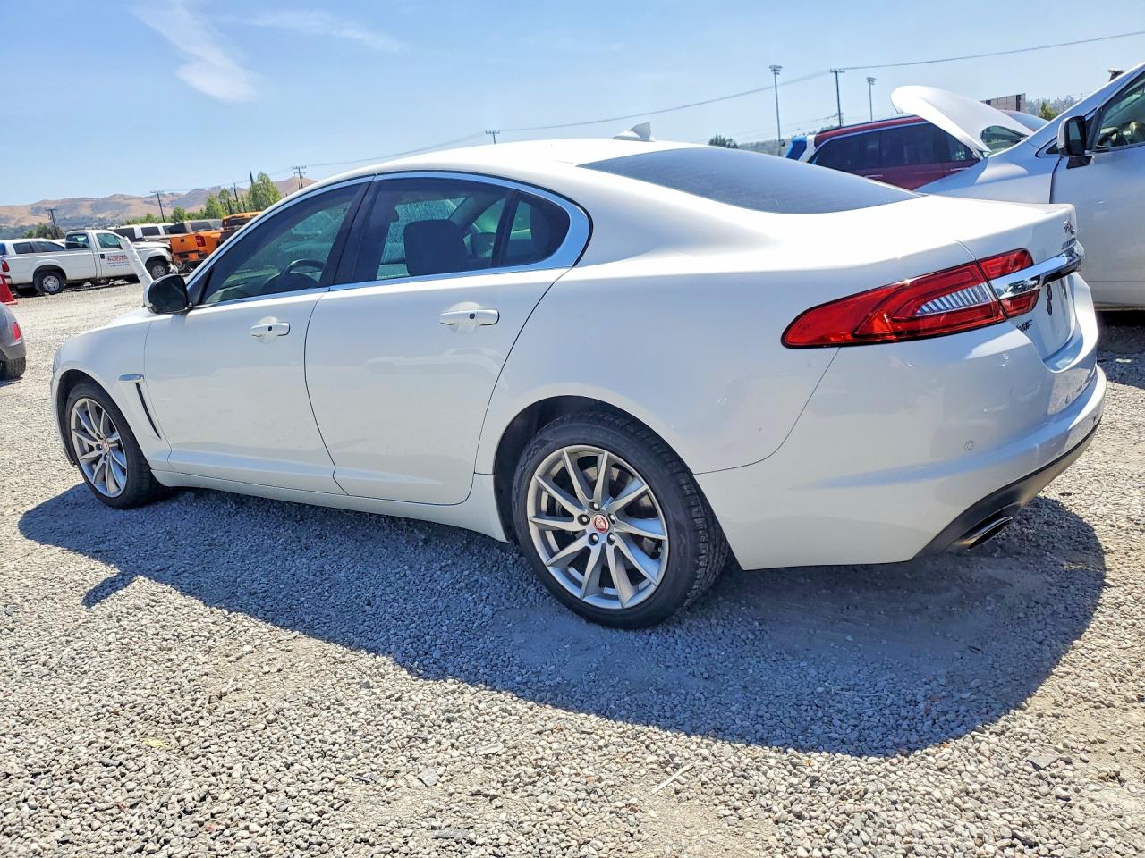 2015 Jaguar Xf VIN SAJWA0FS8FPU78748 photo 2