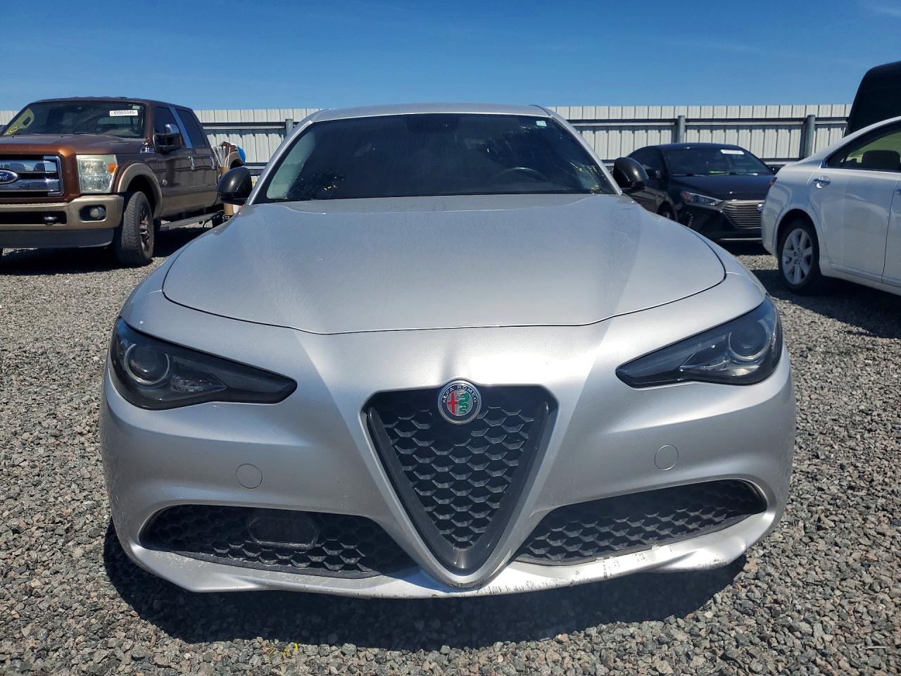 2019 Alfa Giulia VIN ZARFAMAN6K7599799 photo 5