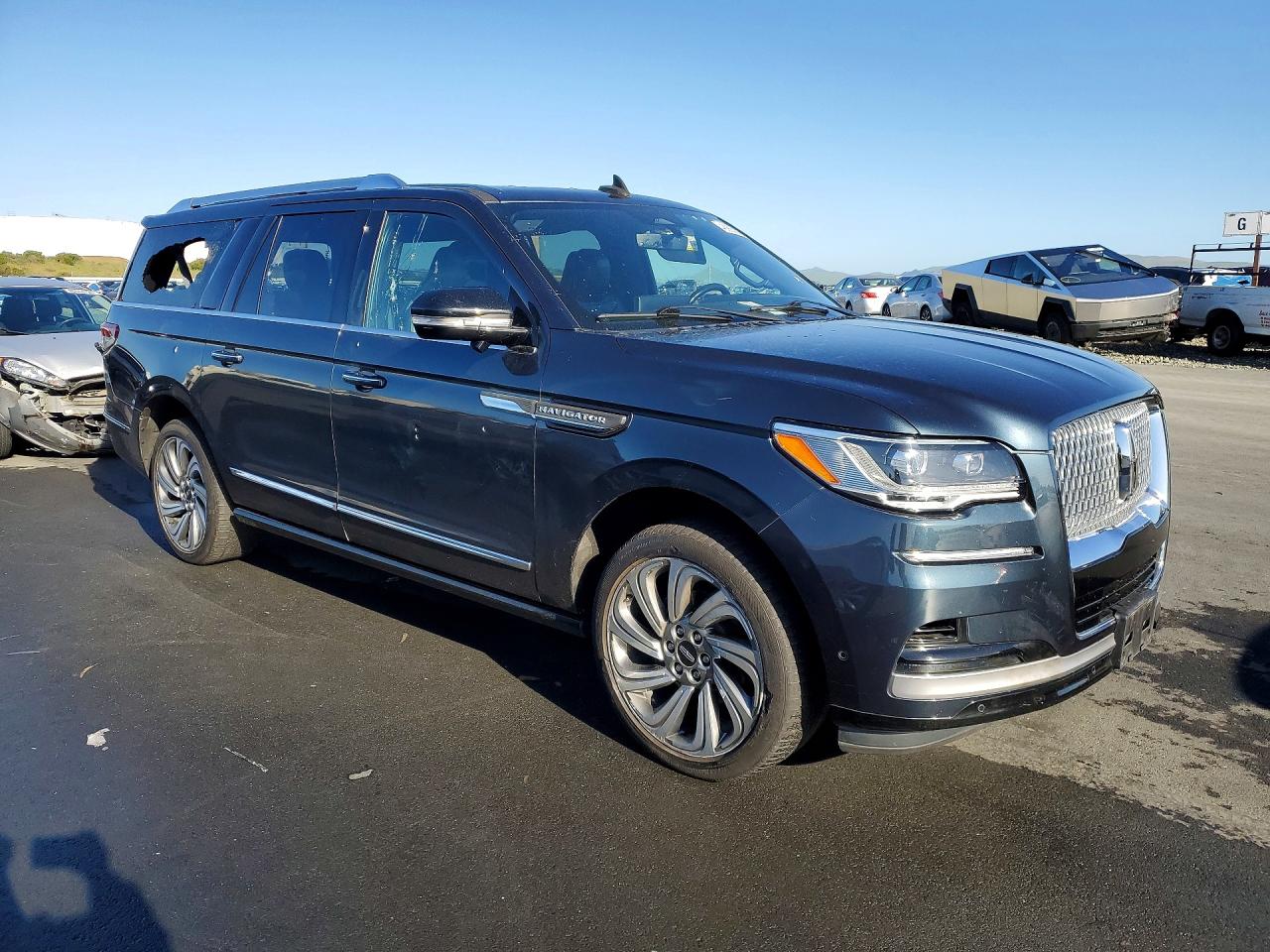 2022 Lincoln Navigator VIN 5LMJJ3LT9NEL01653 photo 4