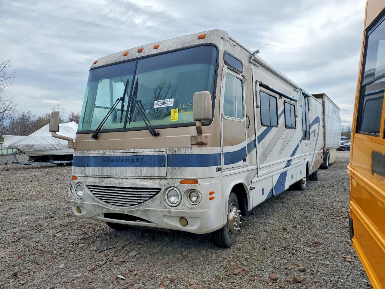 2003 WORKHORSE All other VIN 5B4MP67G733371782 photo 2
