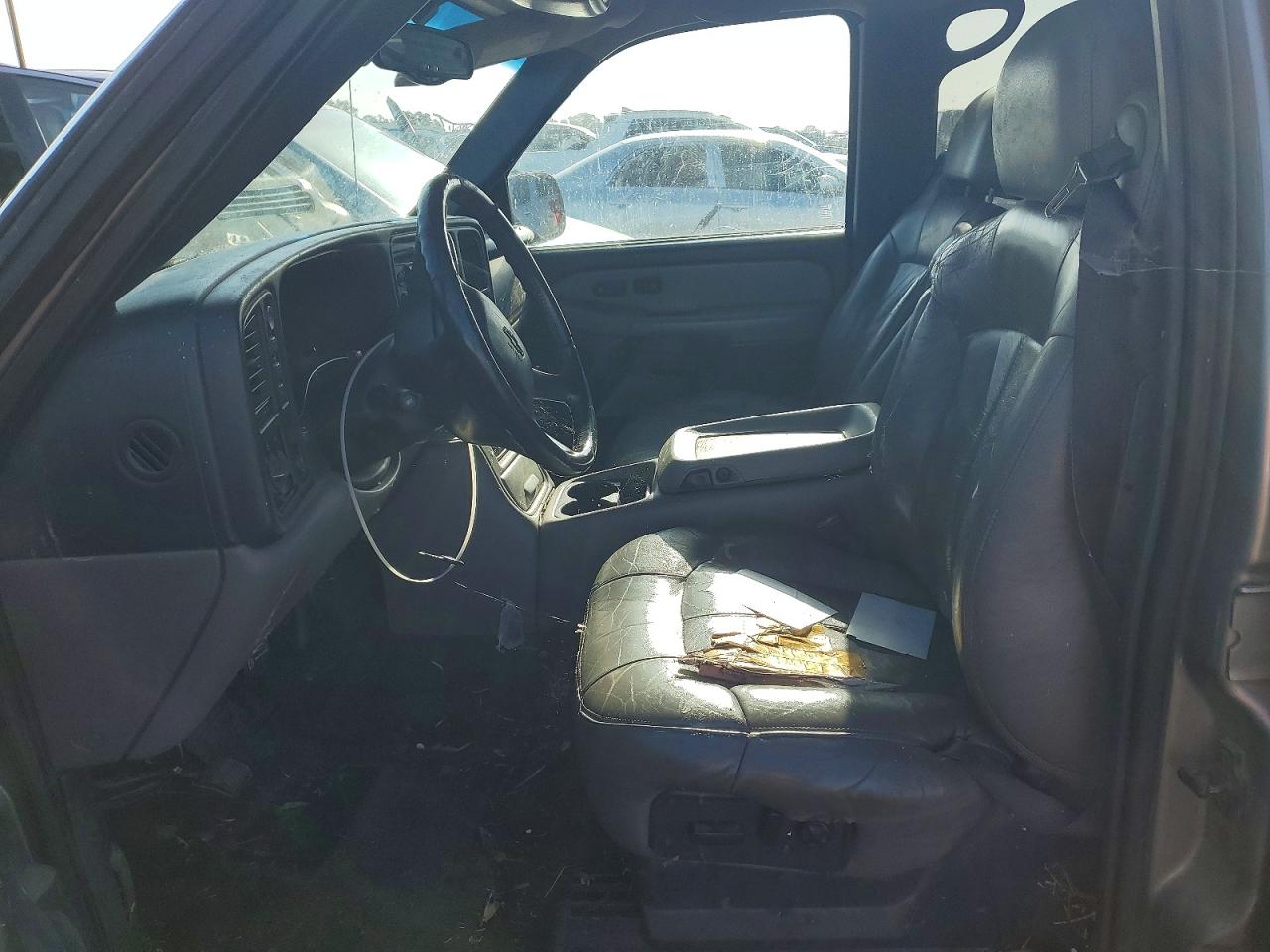 2002 Chevrolet Suburban VIN 1GNFK16T12J211370 photo 7