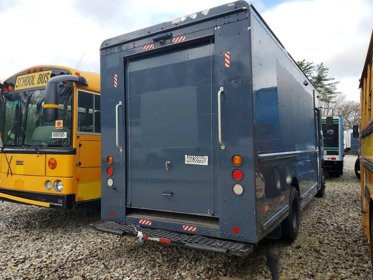 2020 FREIGHTLINER All other VIN 4UZAC2EA3LCLZ6044 photo 3