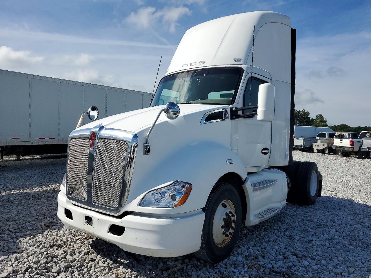 2015 KENWORTH All models VIN 1XKYA48X0FJ443670 photo 2