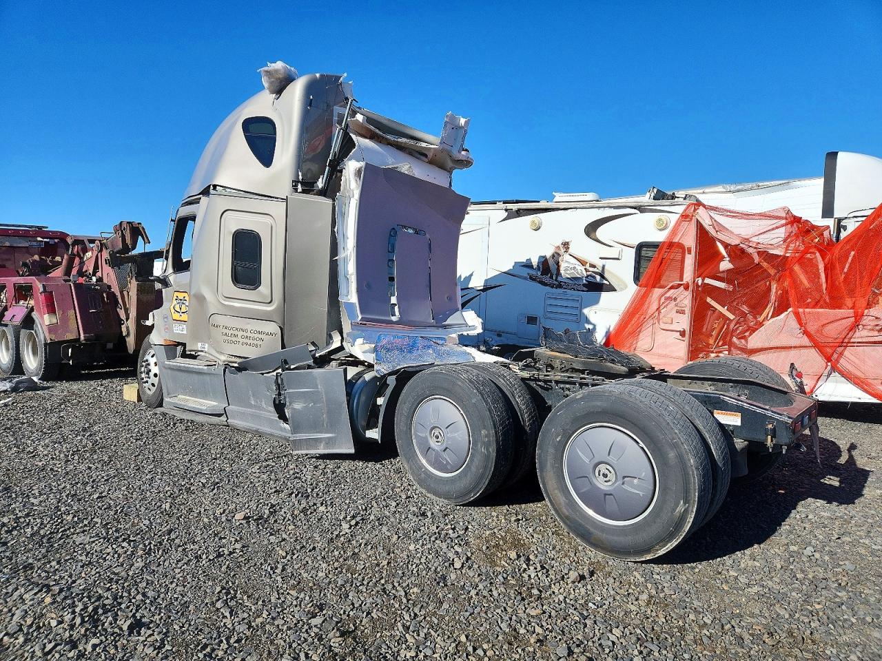 2026 FREIGHTLINER All other VIN 3AKJHHDR3TSWL6741 photo 3