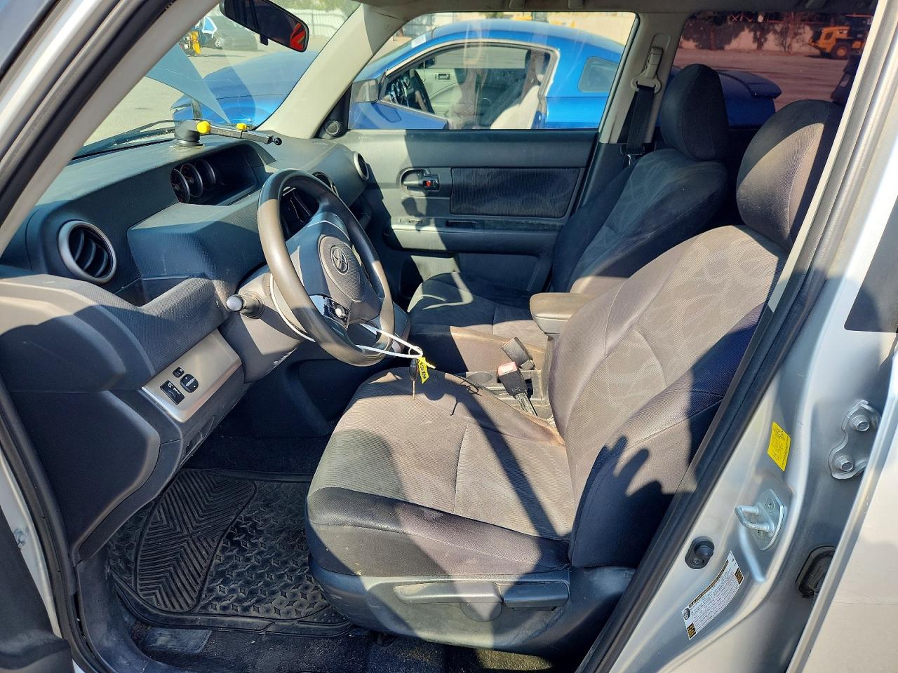 2011 Toyota Scion VIN JTLZE4FE8B1137546 photo 7