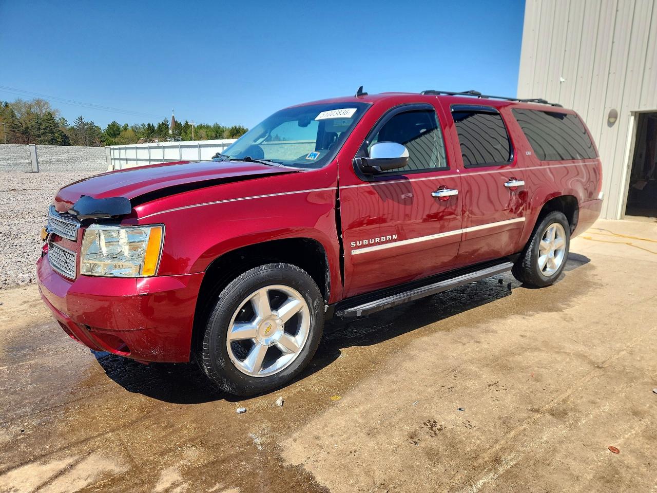 2010 Chevrolet Suburban VIN 1GNUKKE39AR278913 photo 1