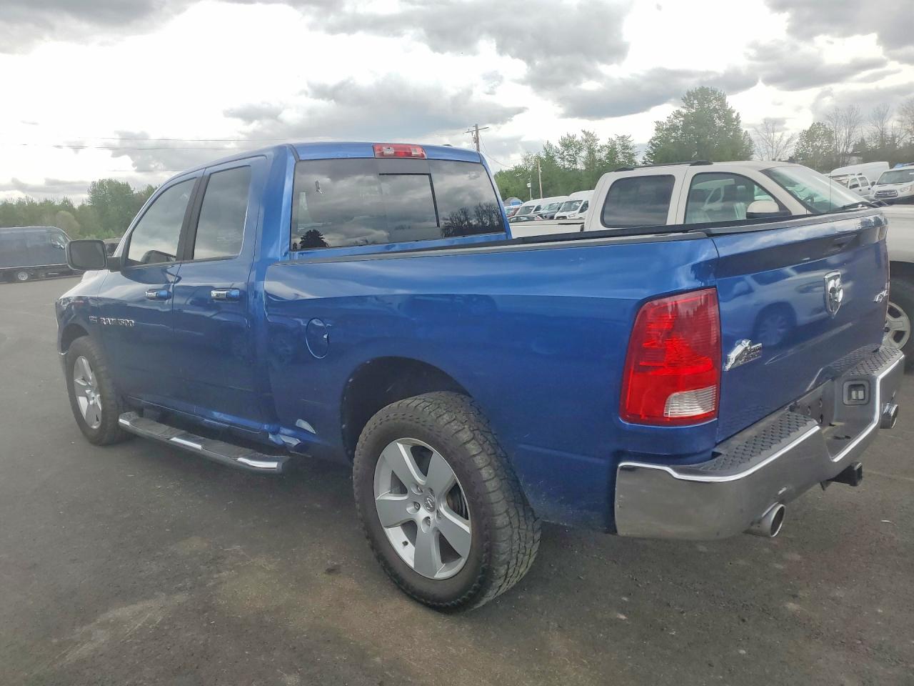 2011 Dodge Ram 1500 VIN 1D7RV1GT3BS509883 photo 2