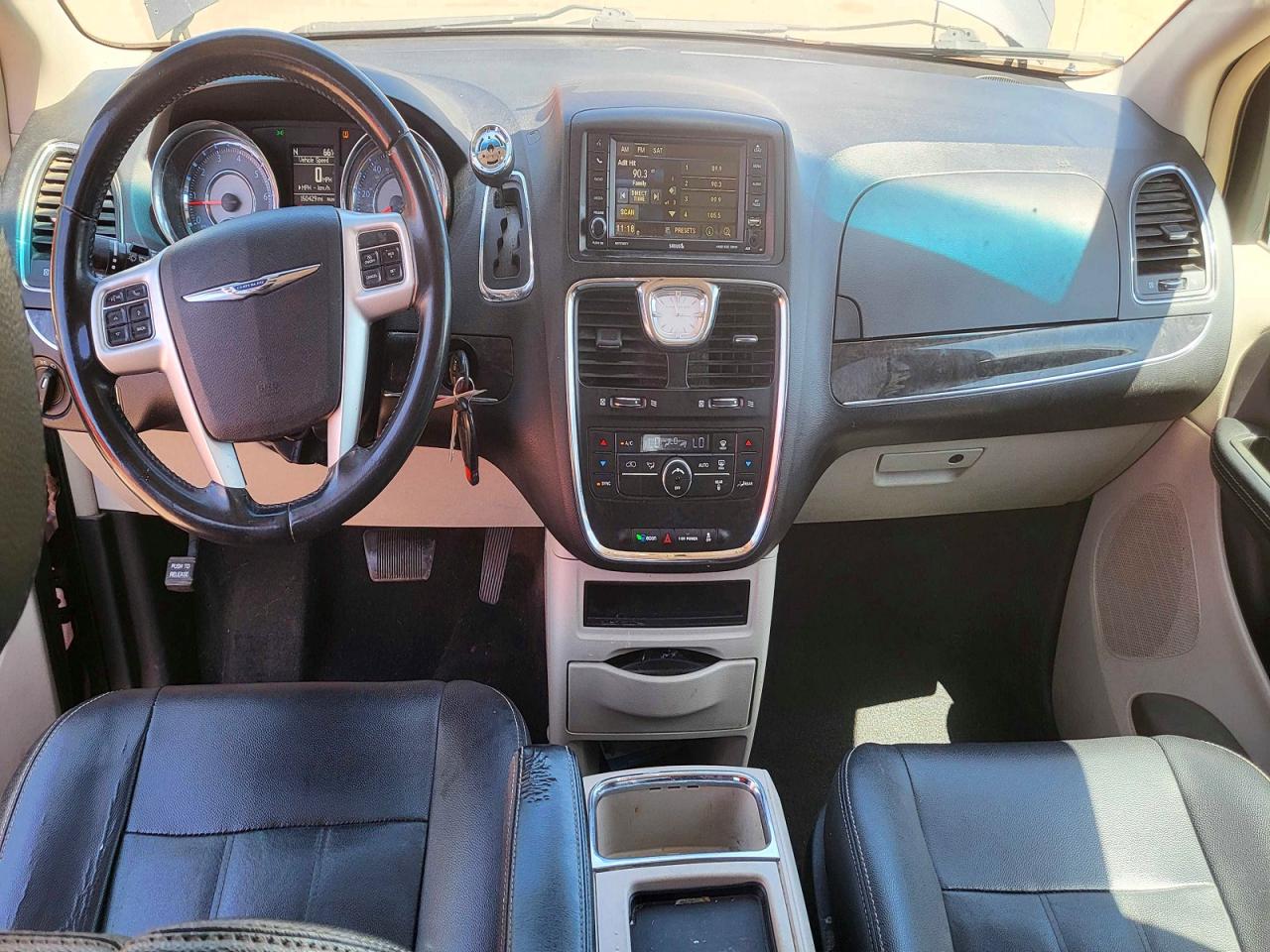 2015 Chrysler Minivan VIN 2C4RC1BG9FR716246 photo 9
