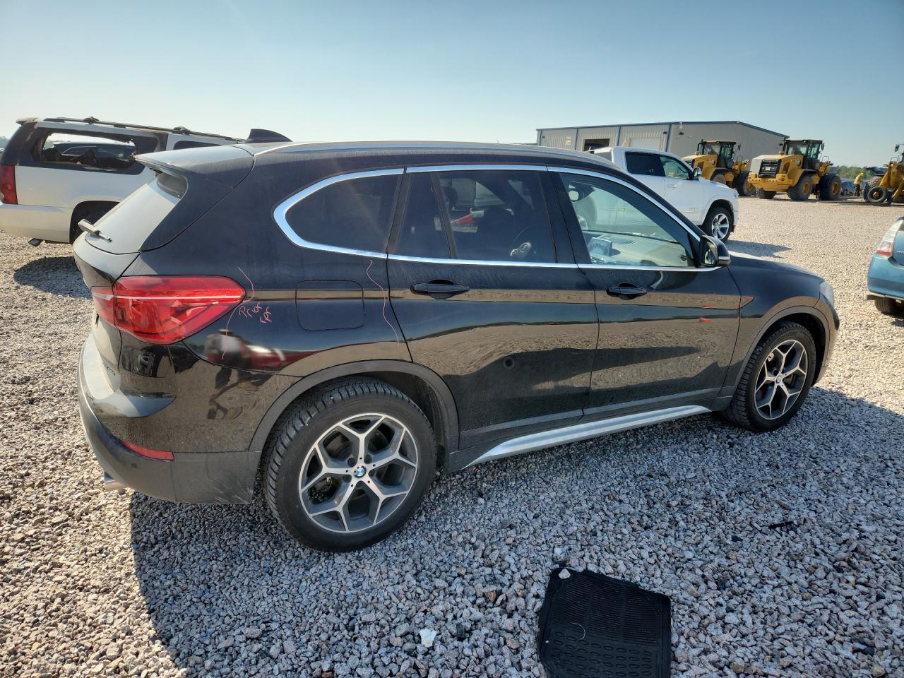 2019 BMW X1 VIN WBXHU7C57K3H46363 photo 3