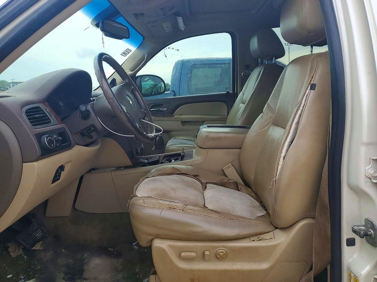 2011 Chevrolet Suburban VIN 1GNSCKE02BR289361 photo 7