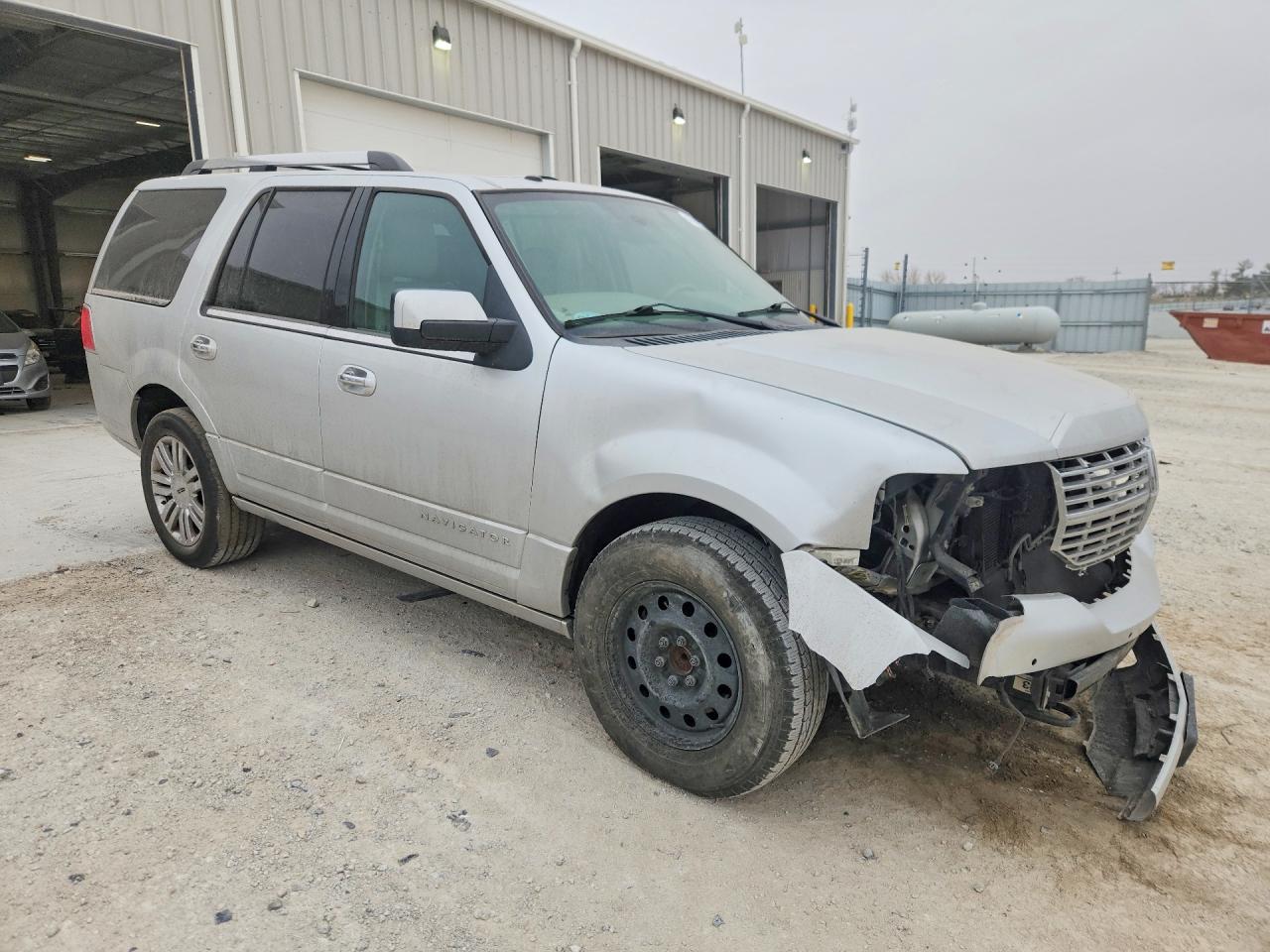 2013 Lincoln Navigator VIN 5LMJJ2H52DEL07880 photo 4