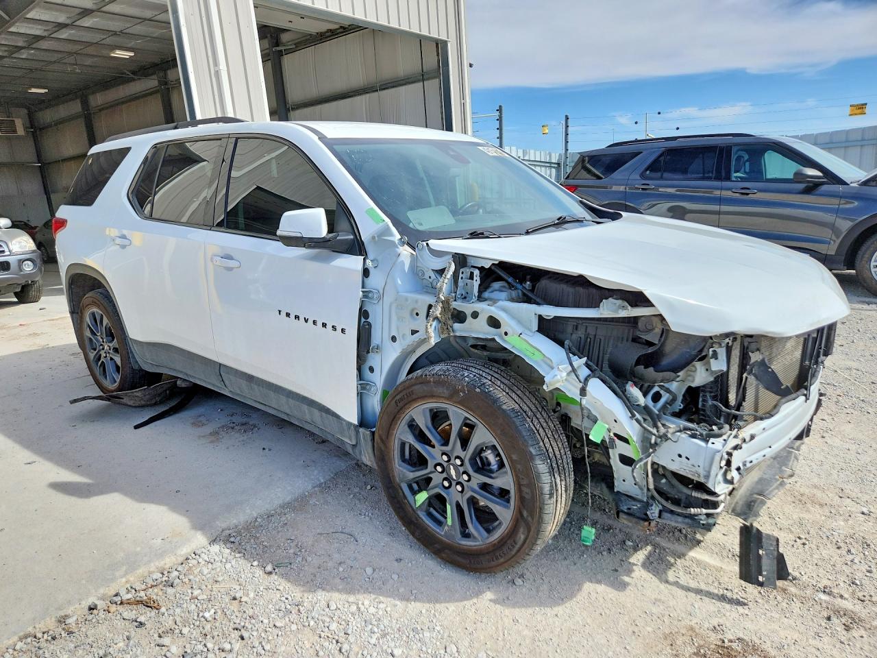 2021 Chevrolet Traverse VIN 1GNEVJKW5MJ196197 photo 4