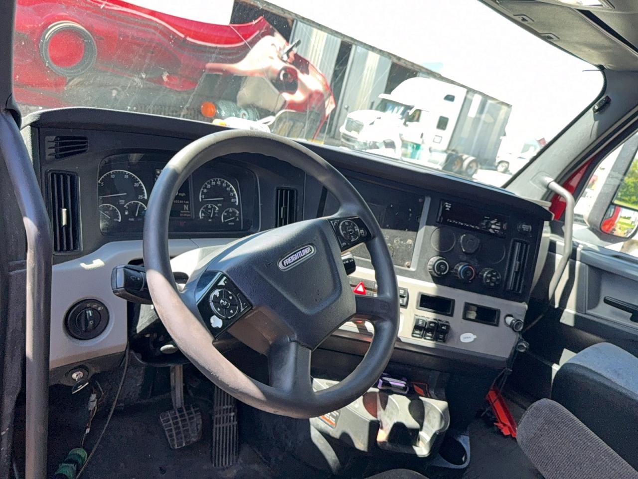 2019 FREIGHTLINER All other VIN 3AKJHHDR2KSKD7619 photo 9