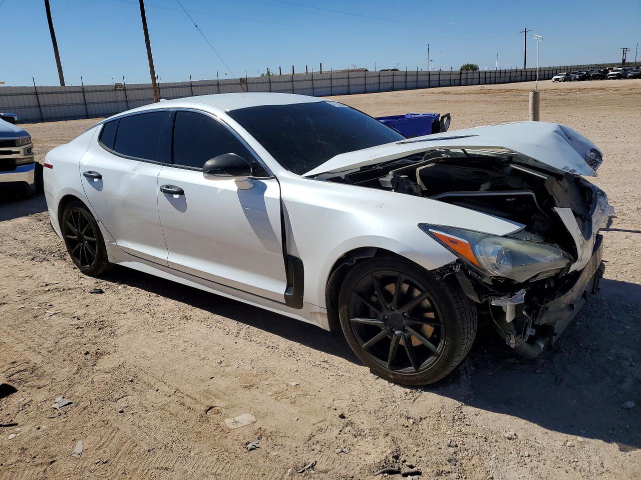 2019 Kia Stinger VIN KNAE15LA4K6068139 photo 4