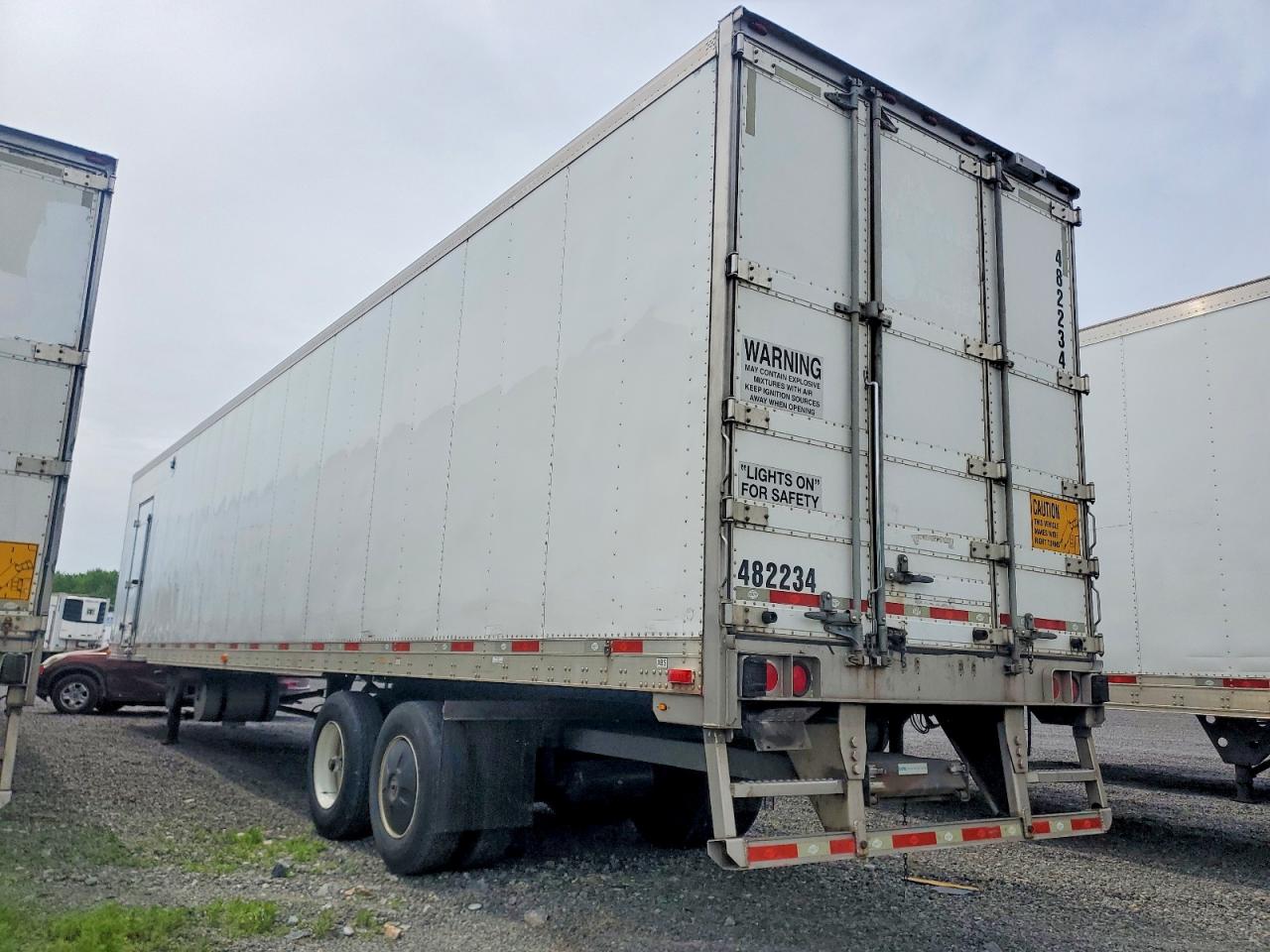 2015 UTILITY All models VIN 1UYVS2481FM408327 photo 3