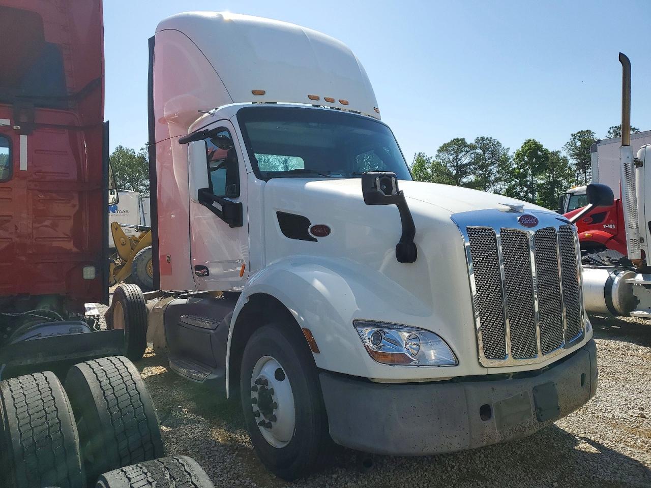 2017 PETERBILT All models VIN 1XPBA48X6HD428835 photo 1