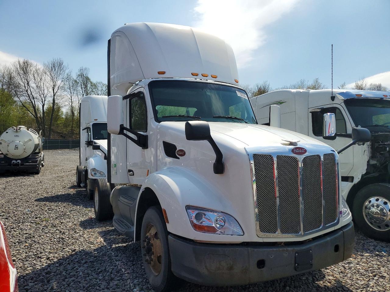 2016 PETERBILT All models VIN 1XPBA48X4GD339781 photo 1