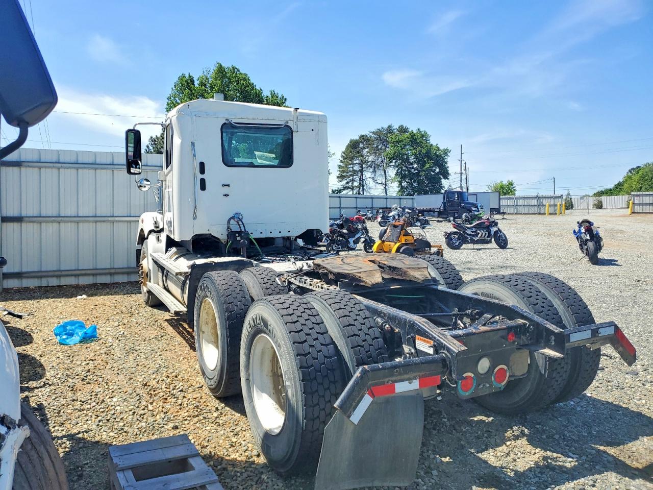 2022 FREIGHTLINER All models VIN 3AKJGNDR2NDNK8992 photo 3