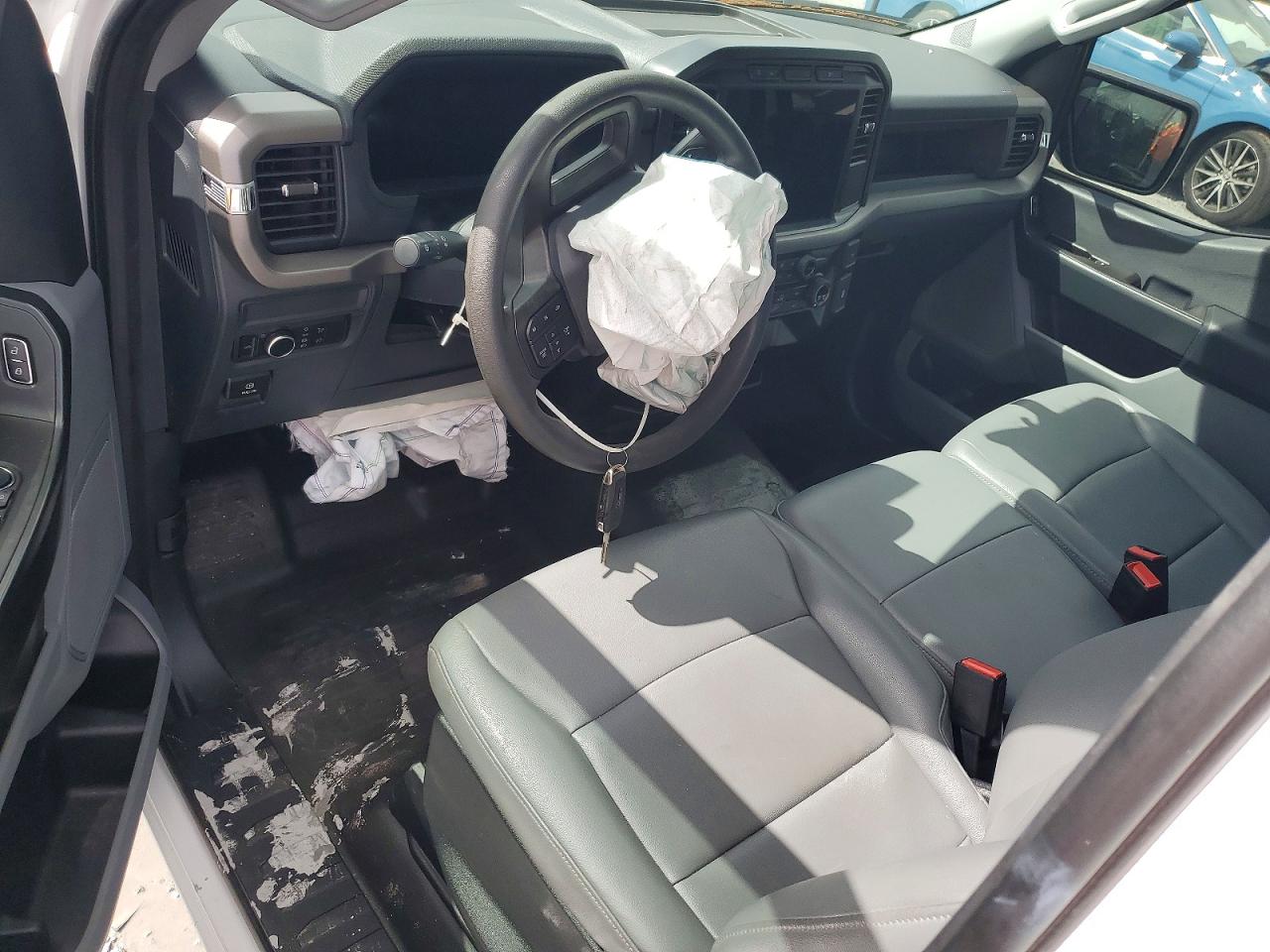 2024 Ford F150 VIN 1FTMF1K51RKD50902 photo 8