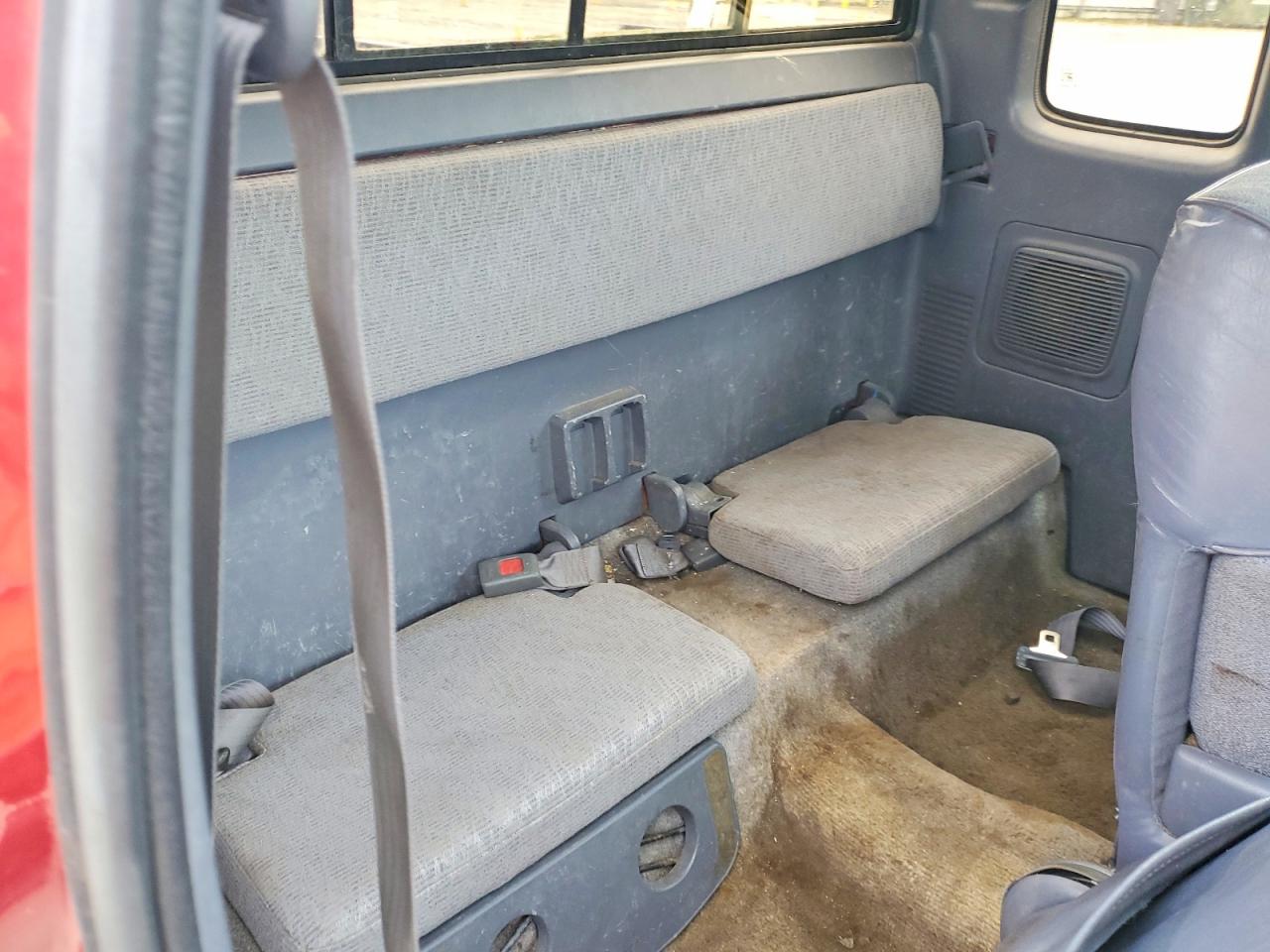 1998 TOYOTA Tacoma VIN 4TAVL52N2WZ031415 photo 10
