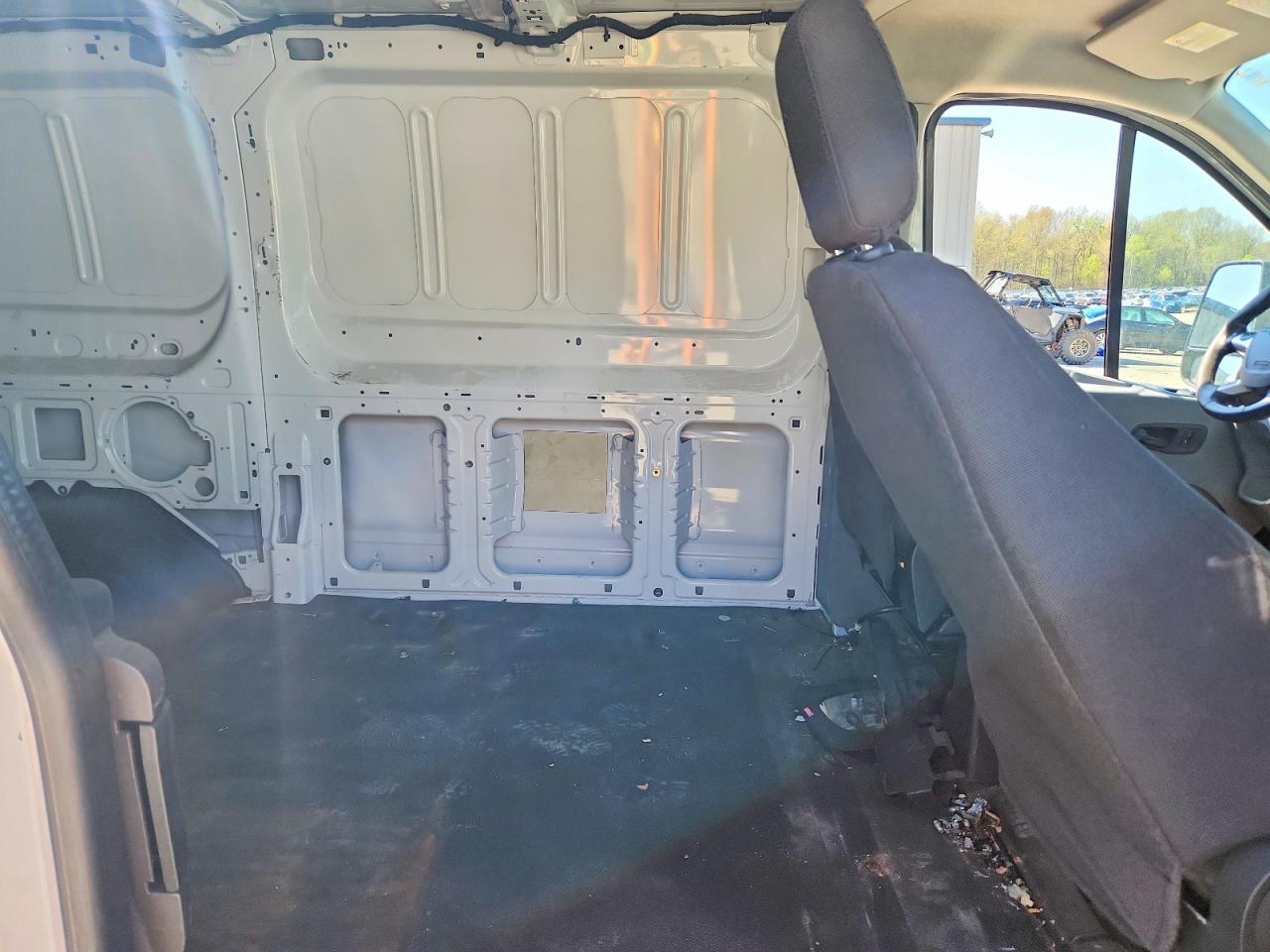 2015 Ford Transit VIN 1FTNR1ZM0FKA45217 photo 11