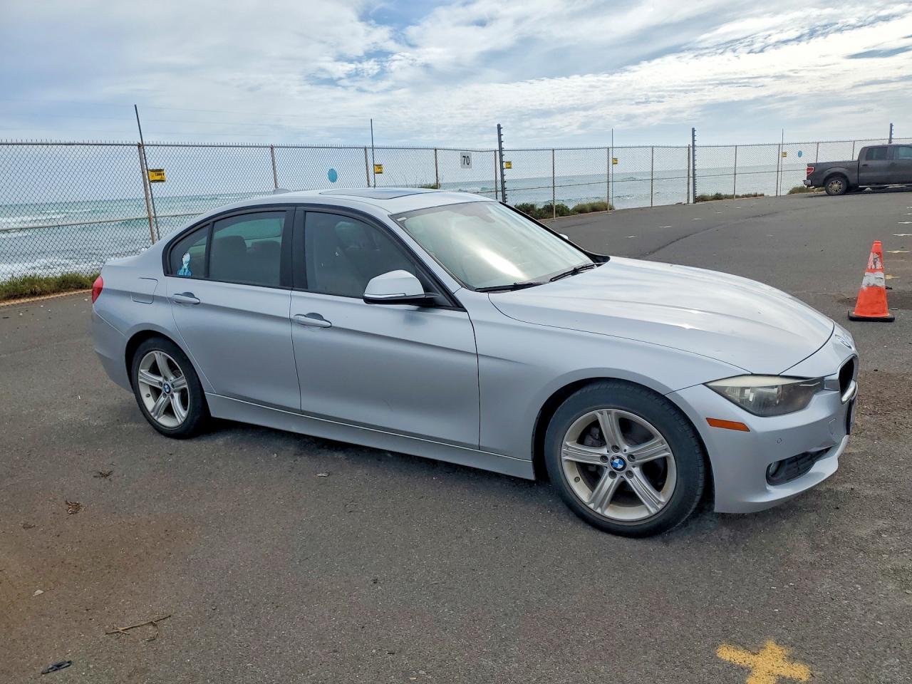 2015 BMW 3 series VIN WBA3B1G53FNT63416 photo 4