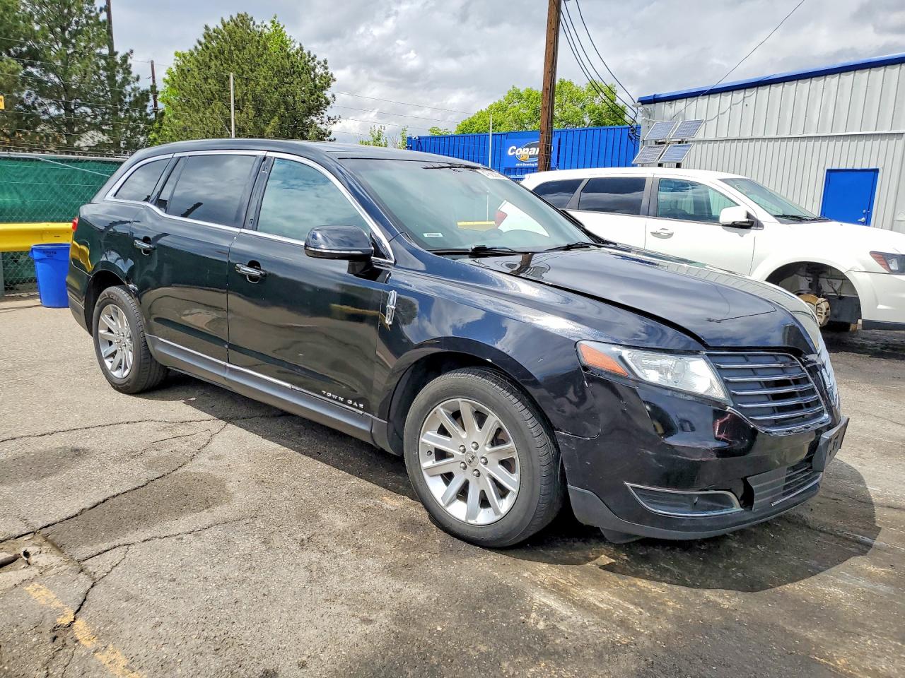 2017 Lincoln Mkt VIN 2LMHJ5NK1HBL00437 photo 4