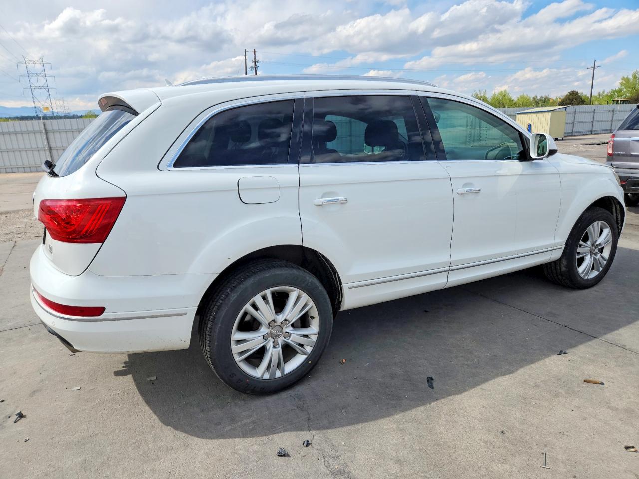 2010 Audi Q7 VIN WA1LMAFE9AD003350 photo 3