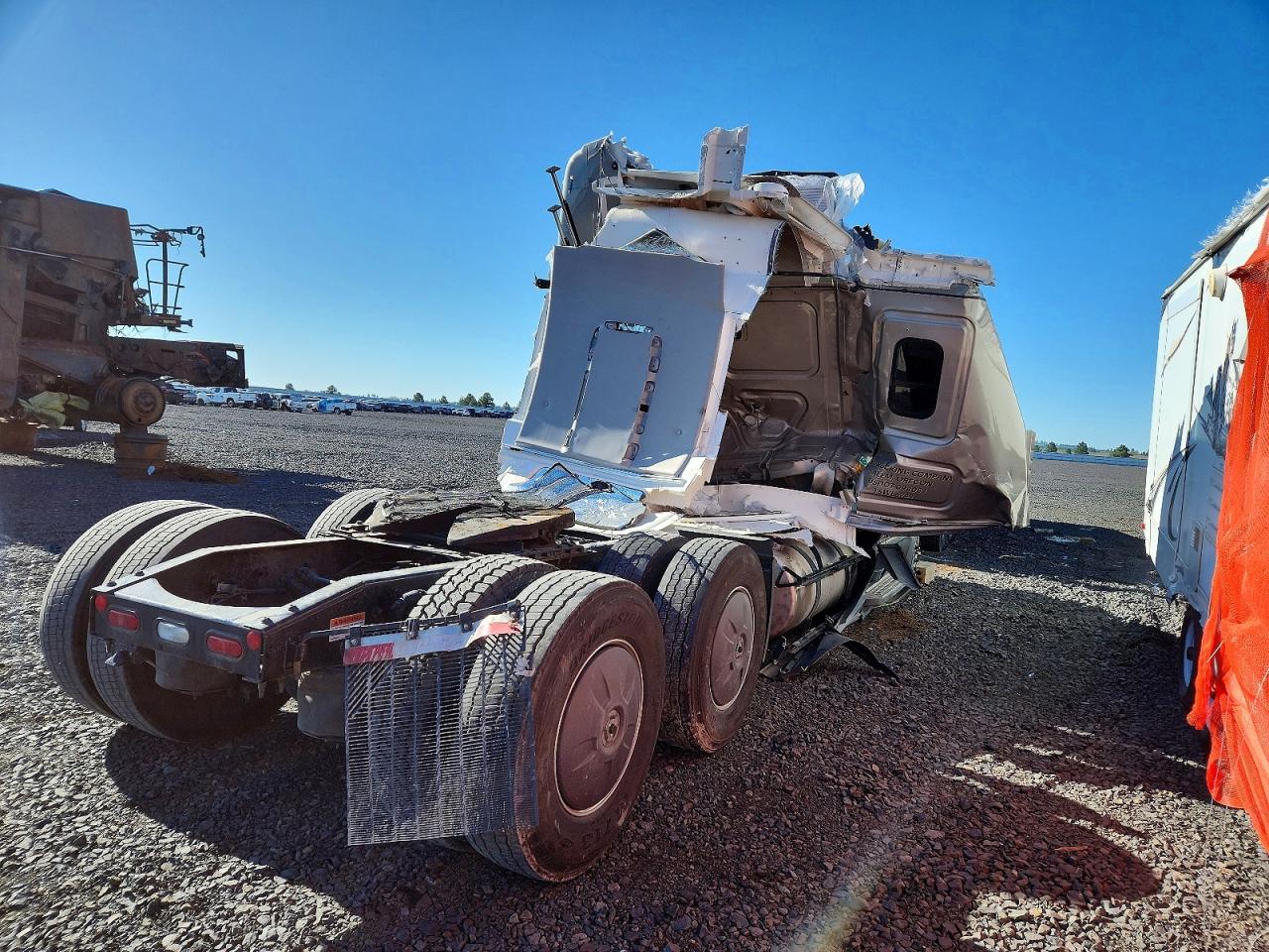 2026 FREIGHTLINER All other VIN 3AKJHHDR3TSWL6741 photo 4