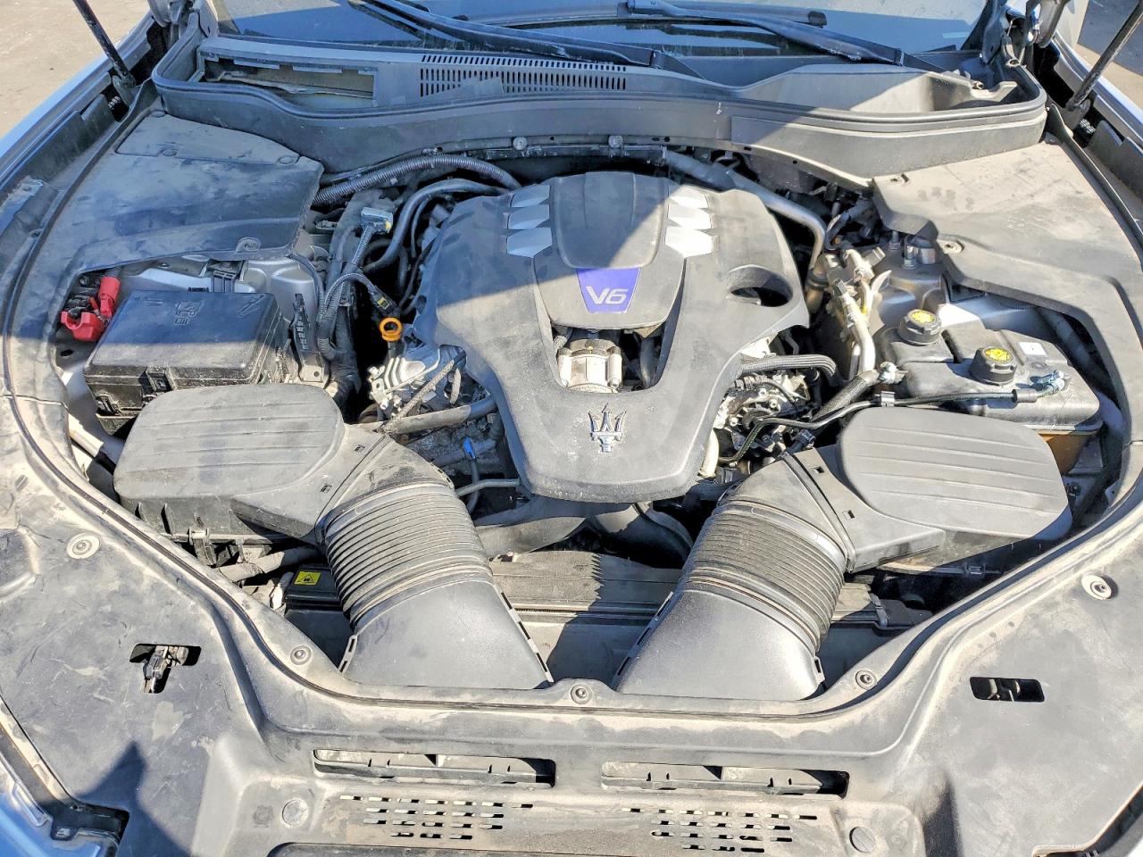 2019 Maserati Levante VIN ZN661YUS0KX323555 photo 12