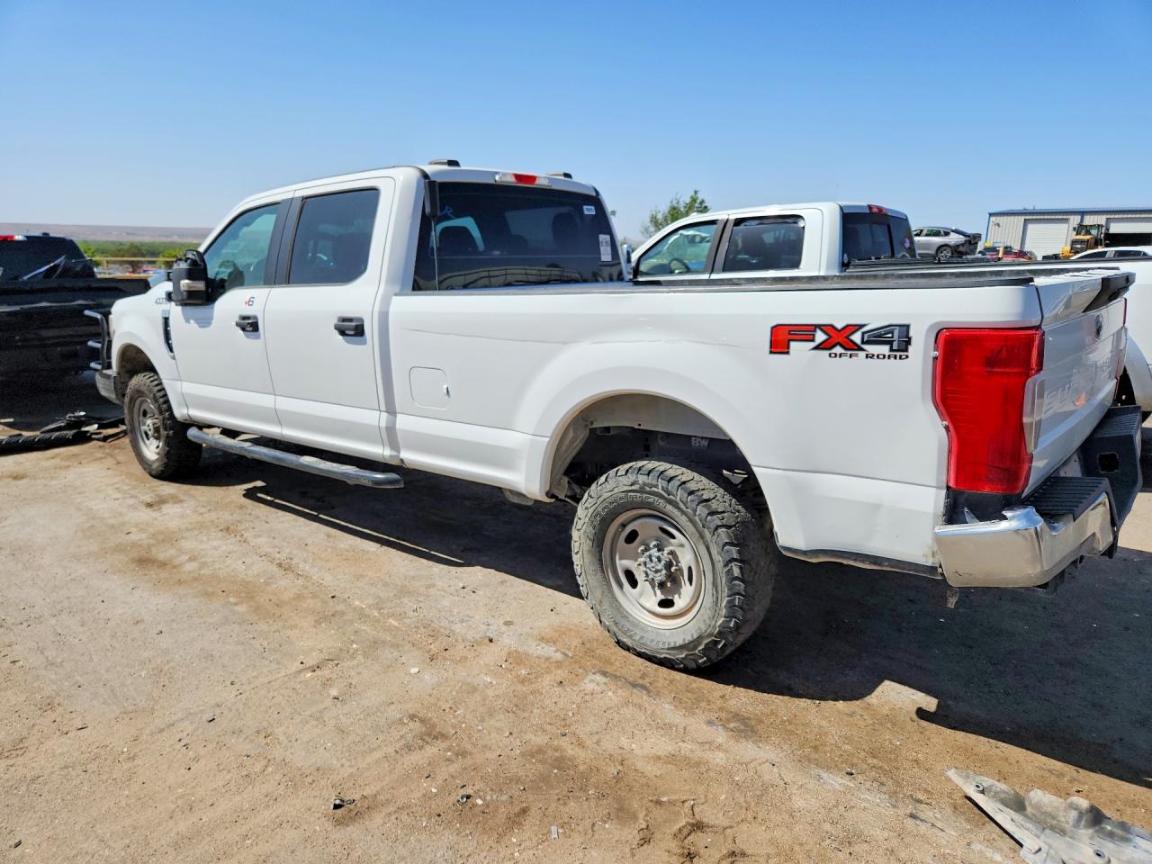 2022 Ford F250 VIN 1FT7W2B69NEC44640 photo 2
